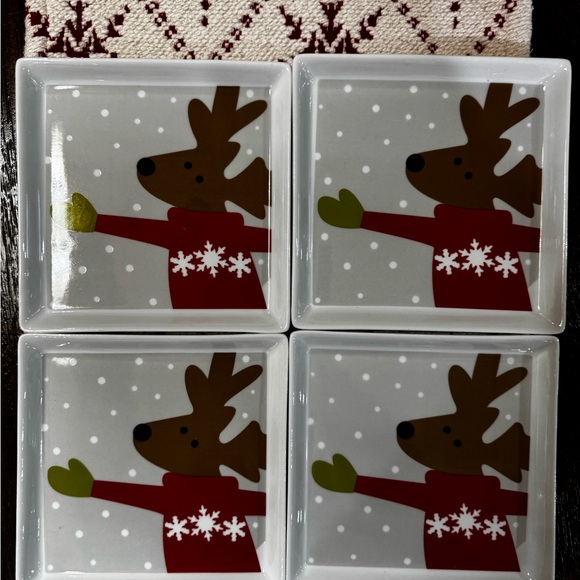EUC Crate & Barrel Square Plates - Set of 4 - Joan Anderson 2016 - Reindeer - Picture 2 of 6